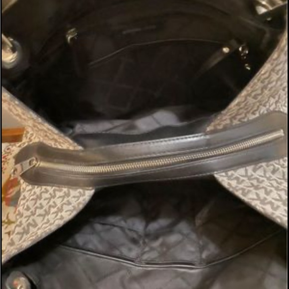 Michael Kors Raven - Picture 2 of 2